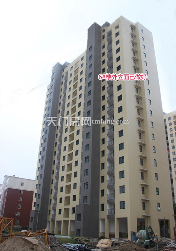 鸿泰公馆8月6#楼外立面已做好