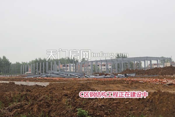 承天国际车城8月工程进度C区钢结构工程正在建设中