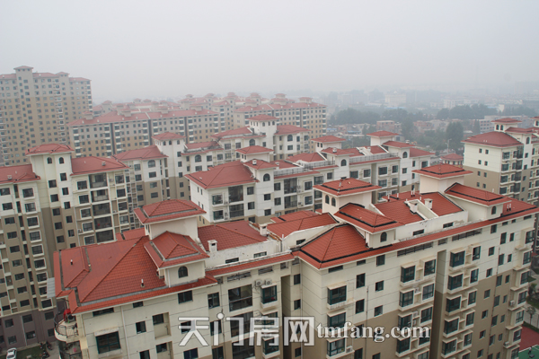 冠南汇侨城9月工程进度 俯看玫瑰园建筑群