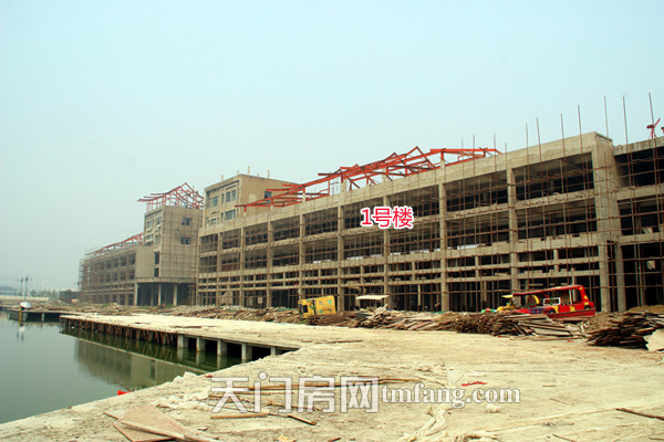 印象西江1#楼正在做内部隔断和外立面包装工程