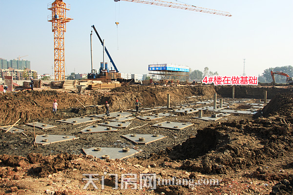 问天·智汇东城11月工程进度 4#楼在做基础