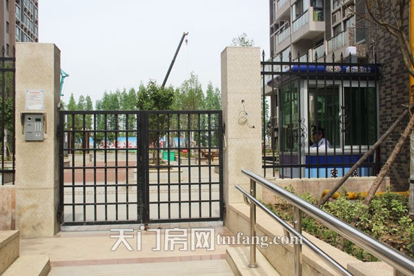  西湖御苑四月工程进度：B栋楼已建至13层