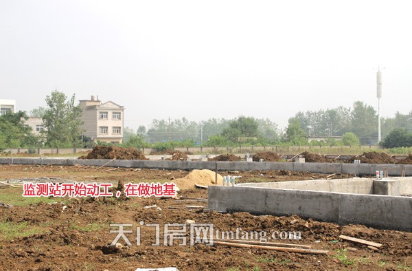 承天国际车城9月工程进度：监测站在做地基