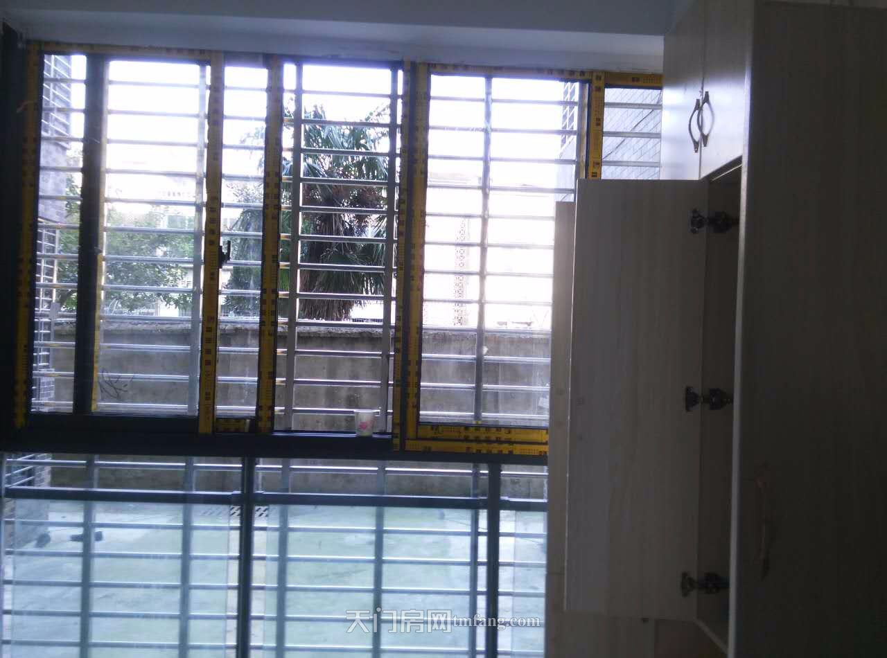 西湖御苑电梯房出售