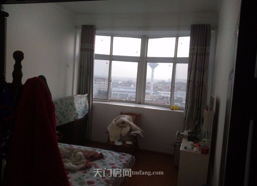 出售自己住的婚房，天门东门农行单元，精装