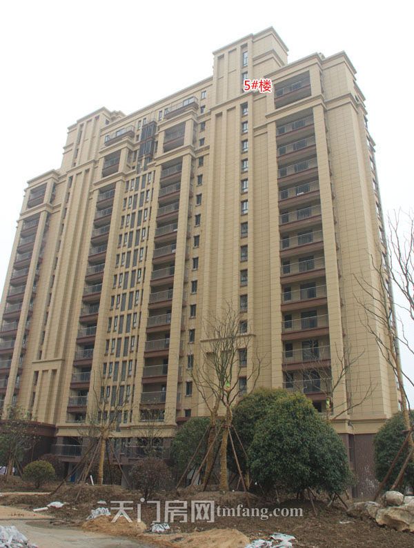 卓尔生活城4月工程进度：园林绿化建设中