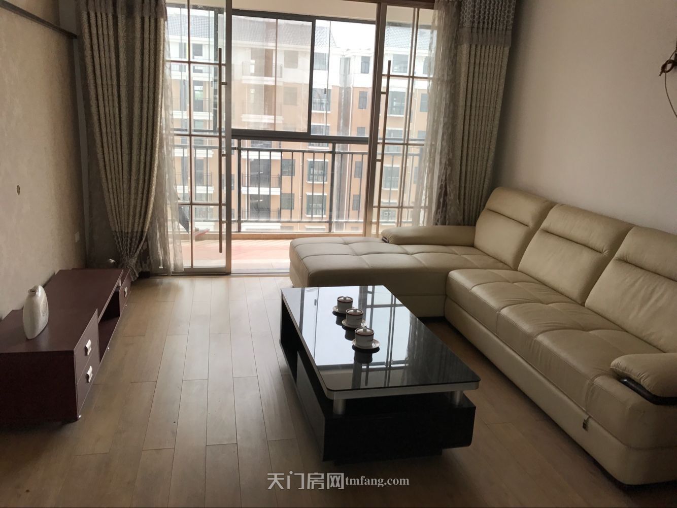 现房 出售中，活动不断