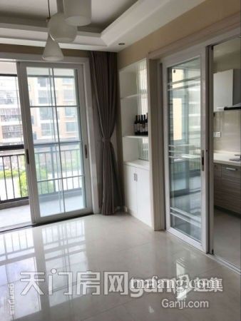 蓝宝姹紫嫣红现房 销售中