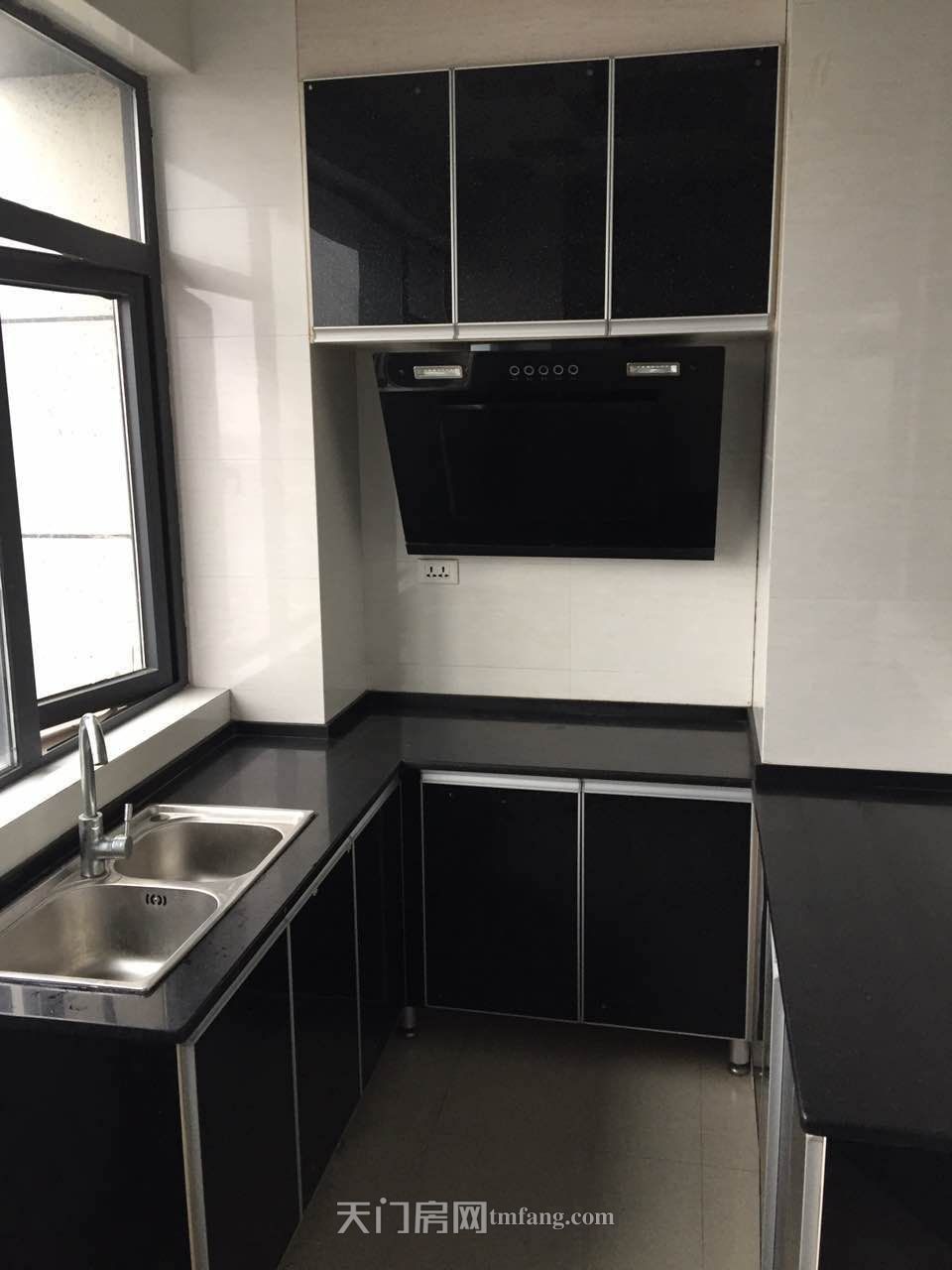 天门新城CBD,一室一厅一卫精装，23万急售