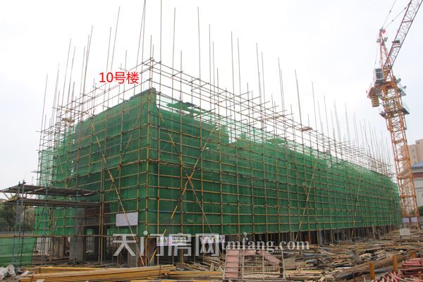 华茂阳光城工程进度：两栋楼分别建至3、4层