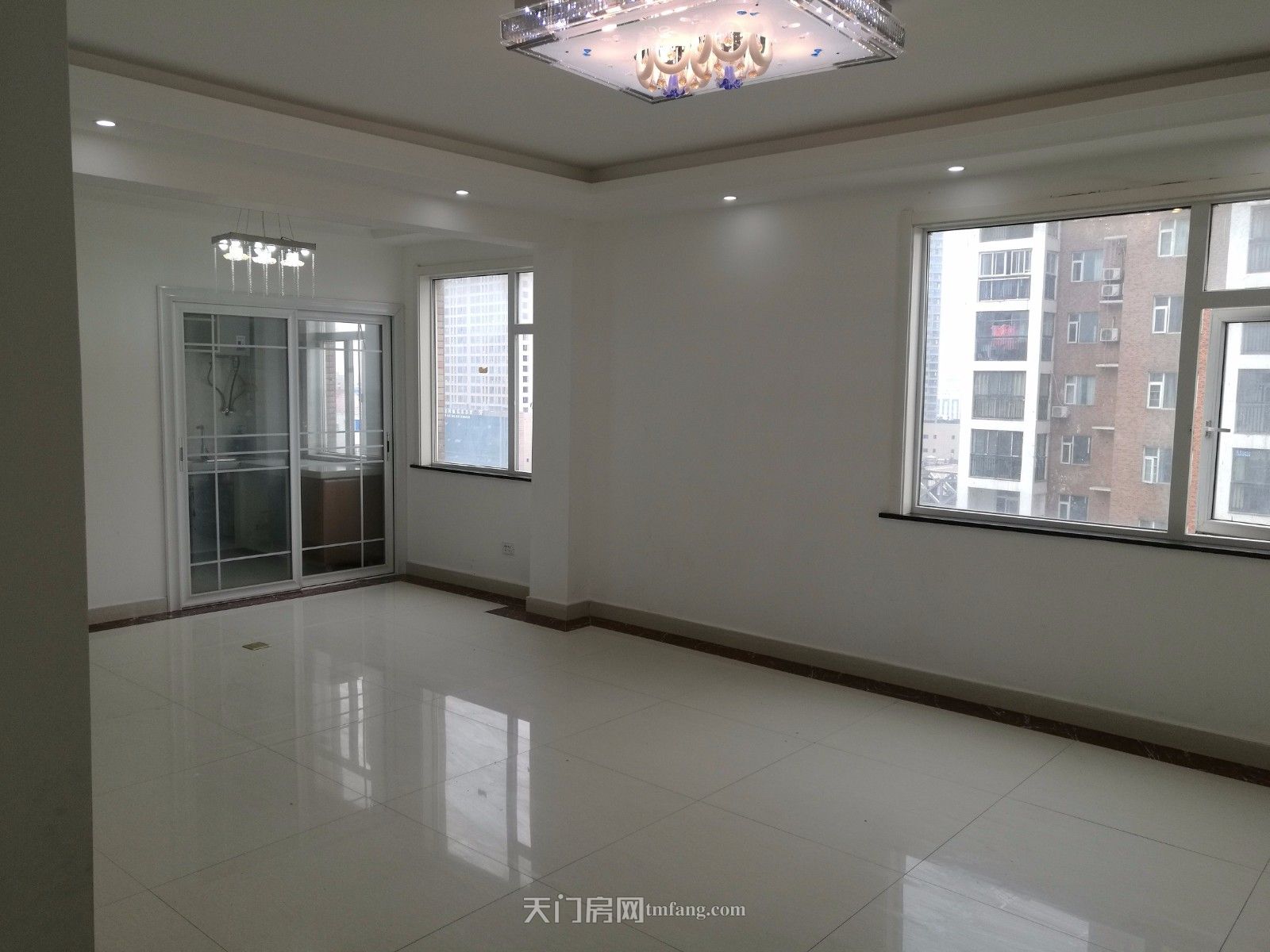 天下都市港湾4室2厅2卫低价出售