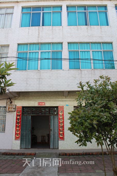 汪场镇文化大道两间三层自建房屋出售