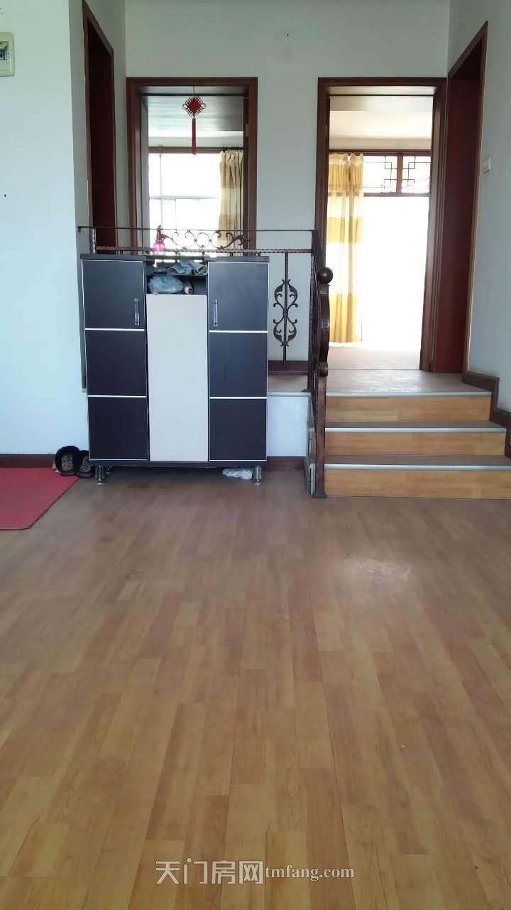 四牌楼小区三室二厅88平，华泰中学正北6/741万