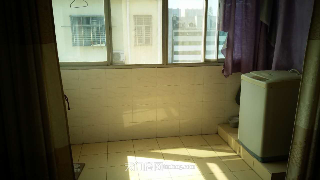 四牌楼小区三室二厅88平，华泰中学正北6/741万