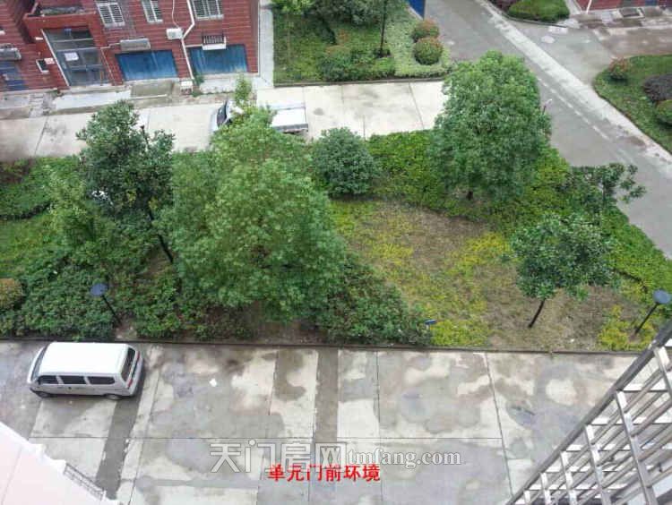 江河小区三室两厅两卫123平米毛坯房诚意价42万