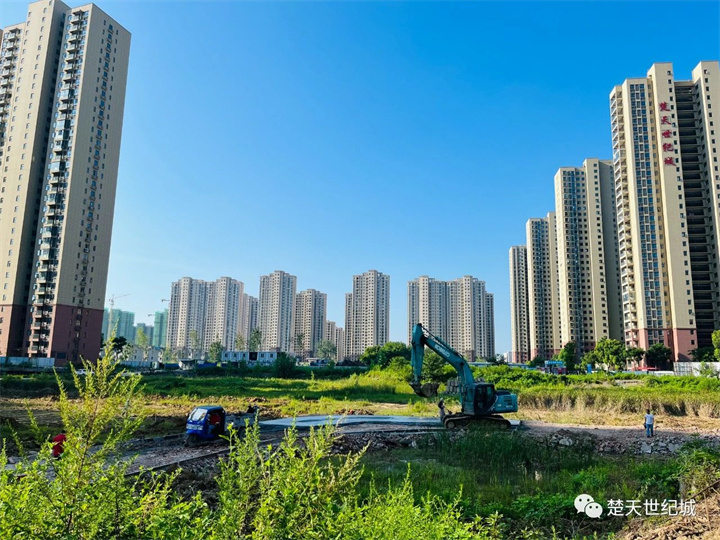 楚天世纪城6栋楼1#商业等项目工程开工建设