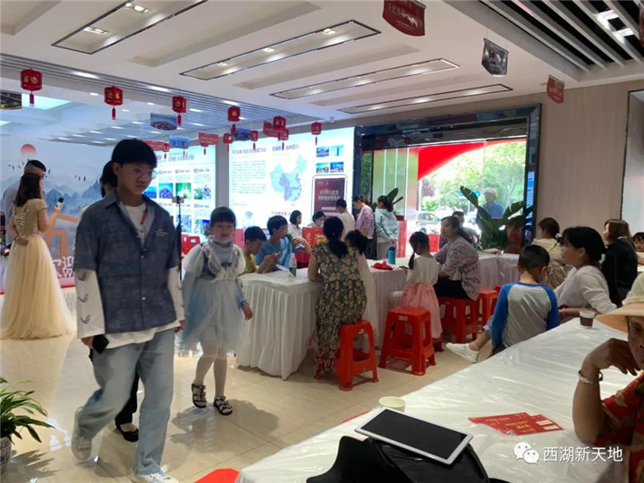 嗨翻五一！西湖·新天地首届龙虾节暨业主答谢宴引爆全城