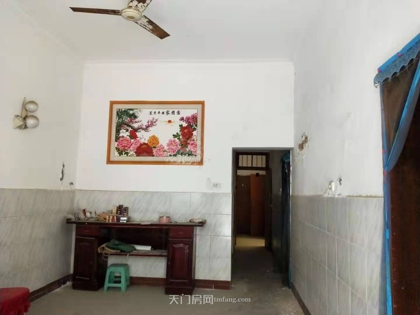 城南大润发后面私房两间两层带帽过户费低    中介勿扰