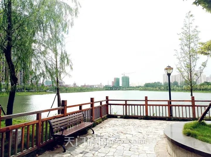 一处公园华宅，一幅生活画卷，一个生活新范本！