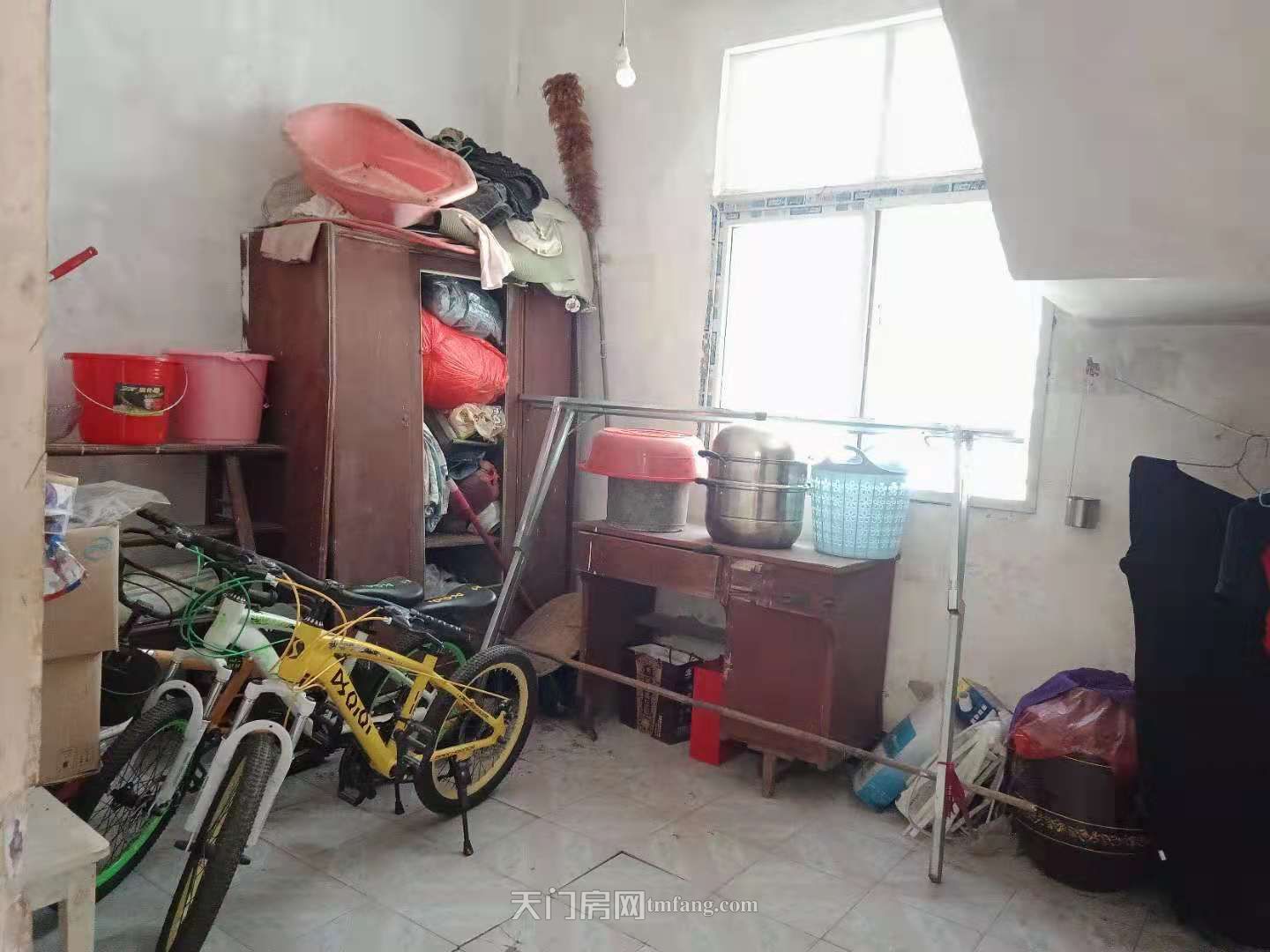 城南大润发后面门面私房两间三层带帽中介勿扰